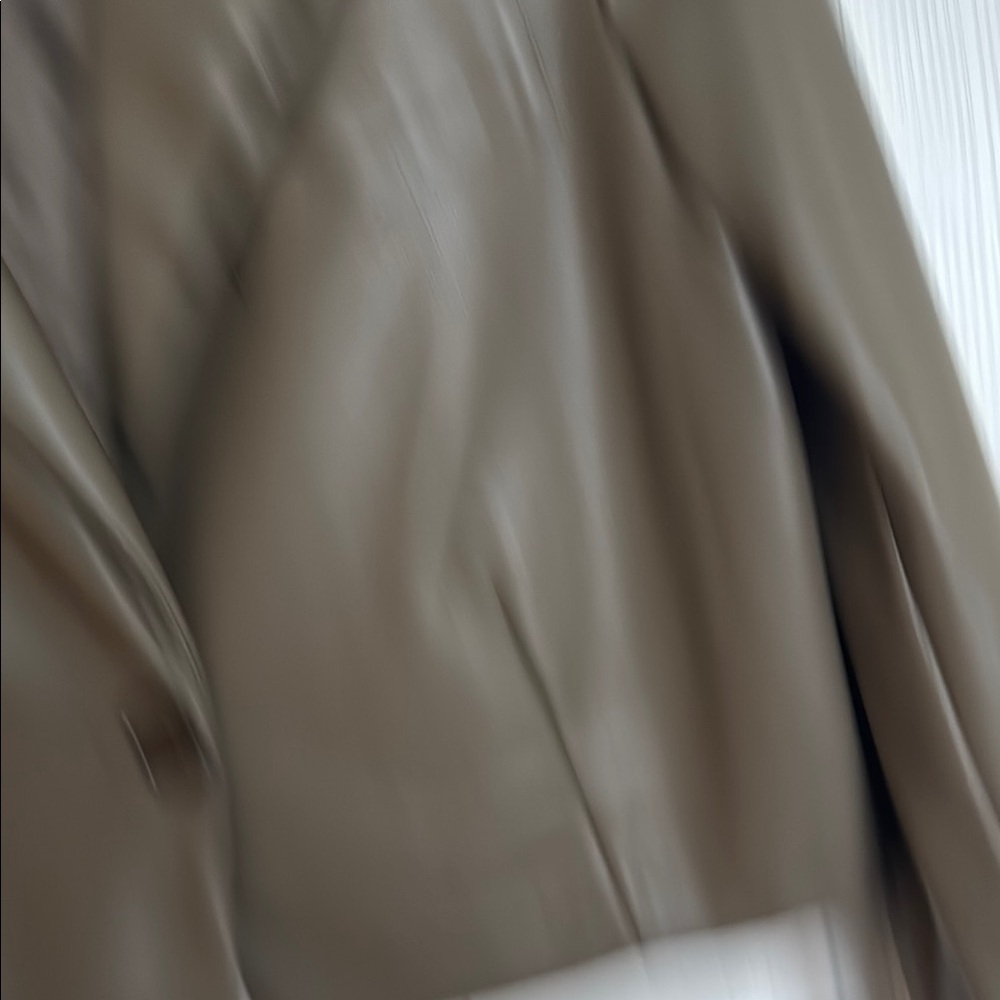 Chic Olive Green Leather Jacket - image 3